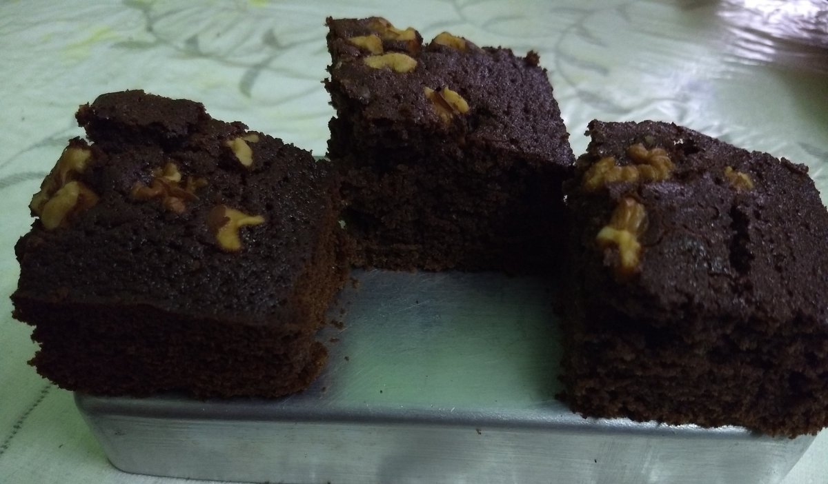 HONEY WALNUT BROWNIE